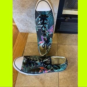 Low Top Hawaiian Print Converse size:10.5